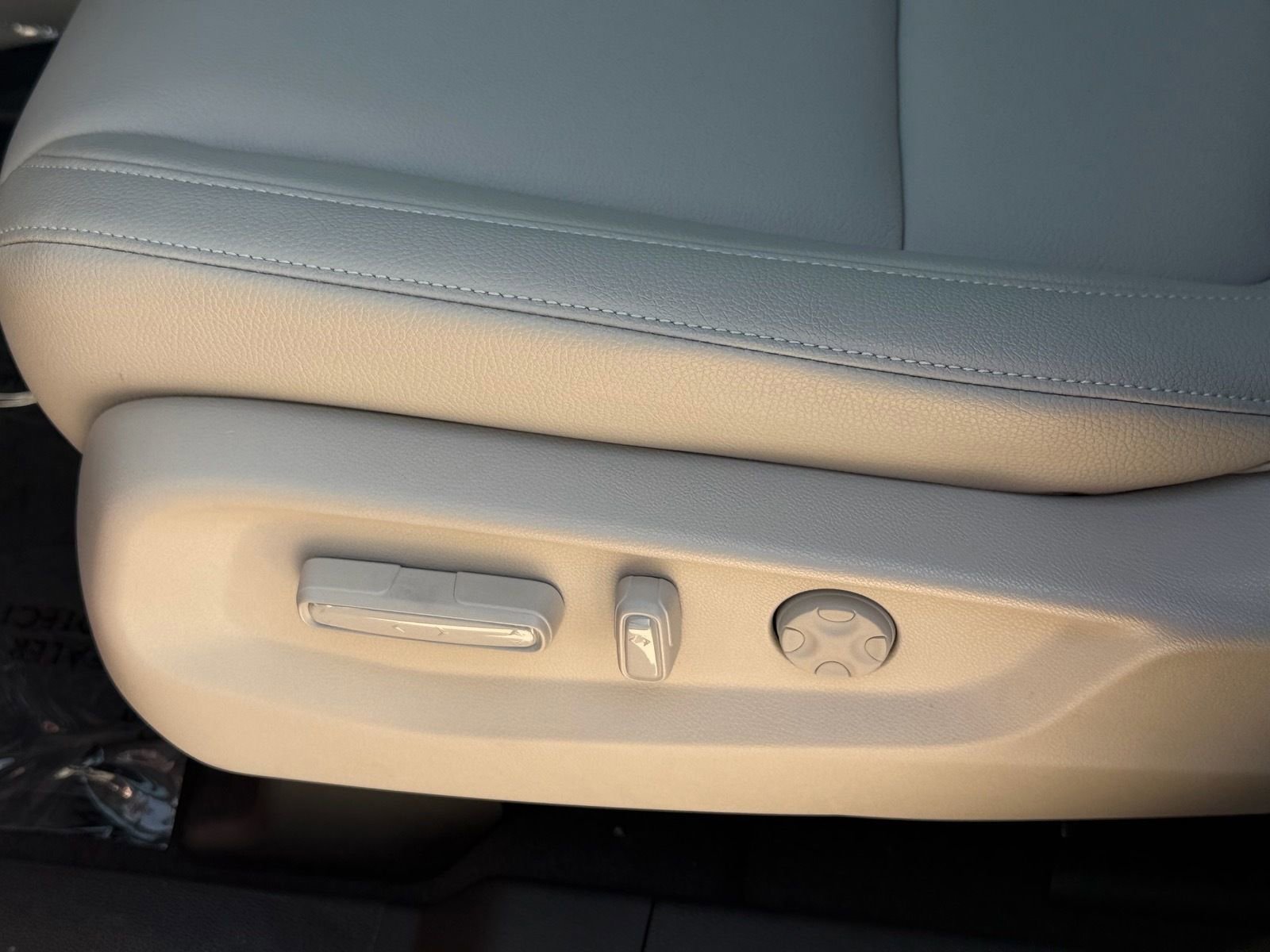 New 2026 Honda Odyssey EX-L image 14