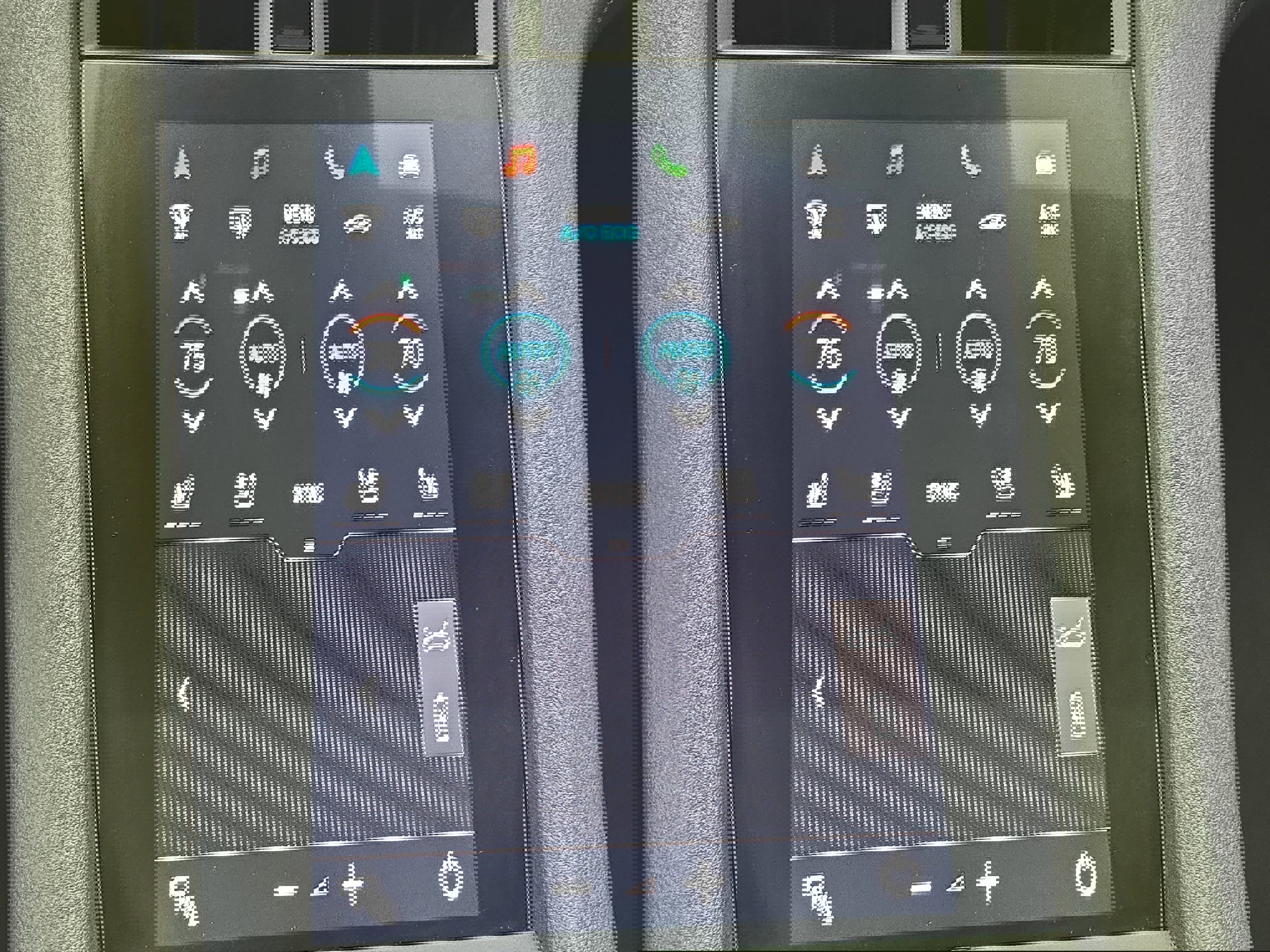 Used 2023 Porsche Taycan w/ Premium Package image 24