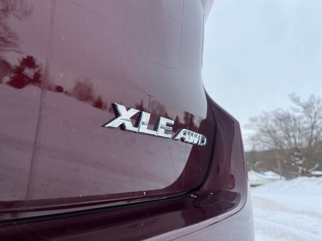 Used 2018 Toyota Highlander XLE AWD/4WD image 7