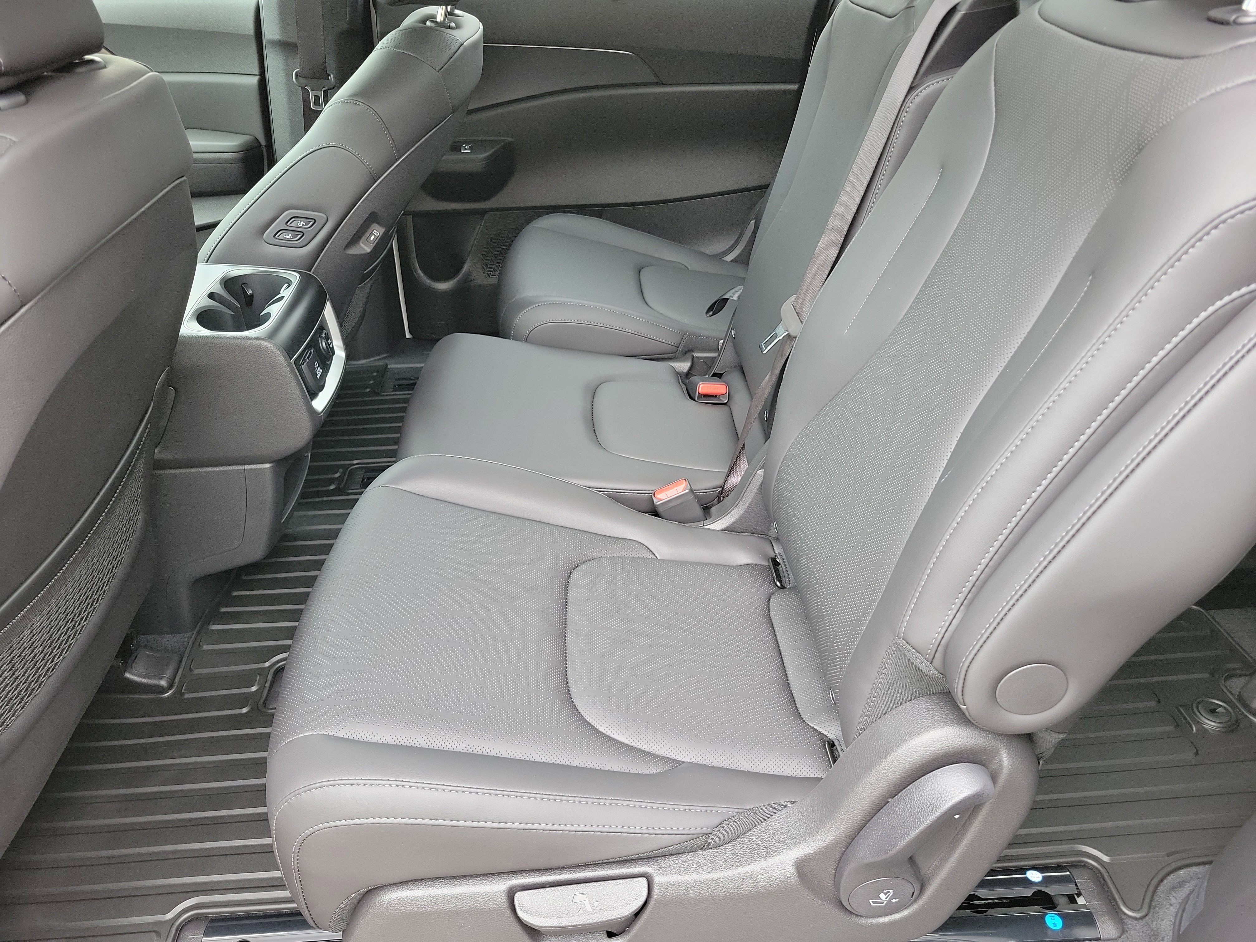 New 2026 Kia Carnival SX image 6