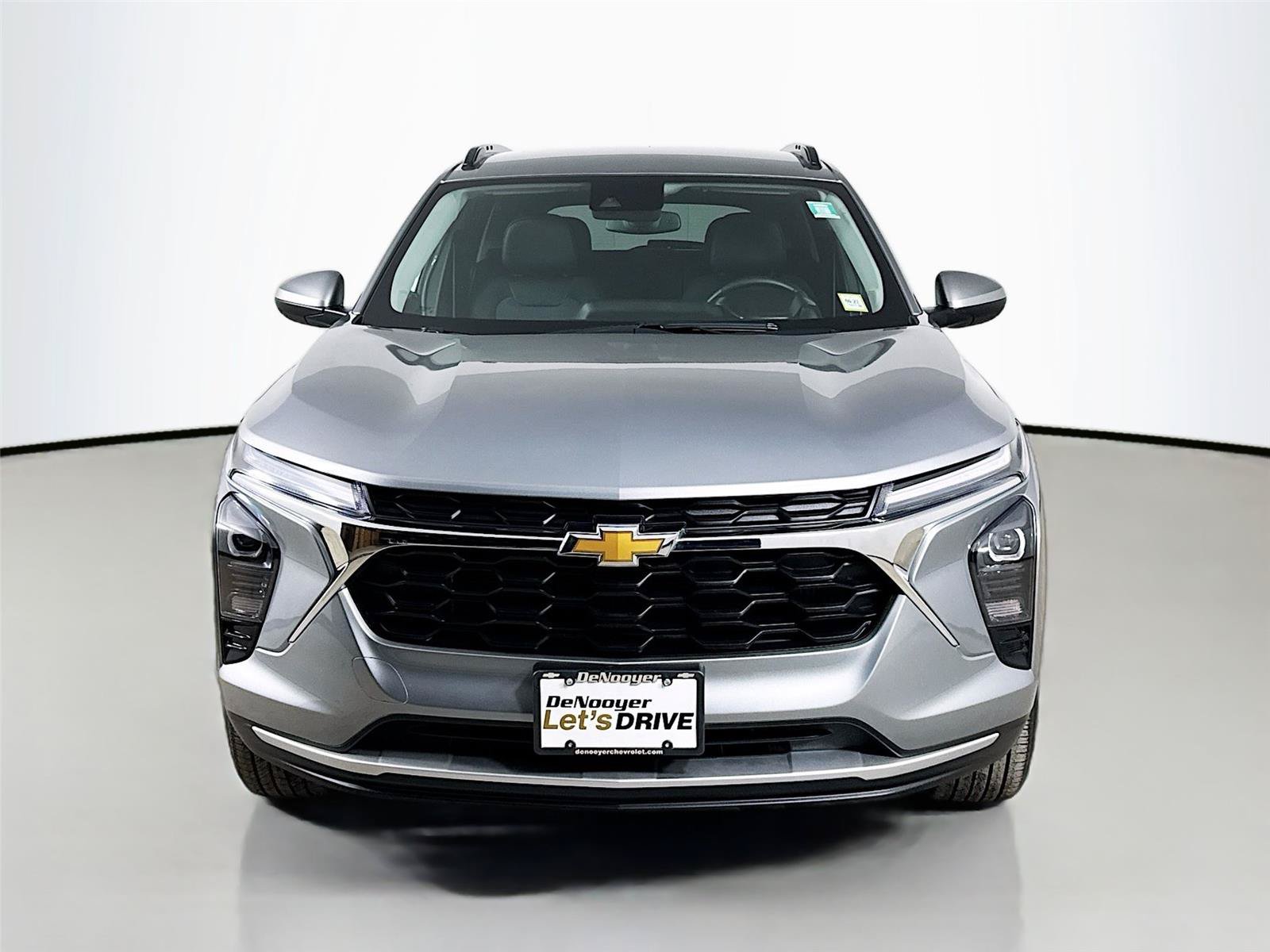 Used 2025 Chevrolet Trax LT w/ Driver Confidence Package FWD image 4