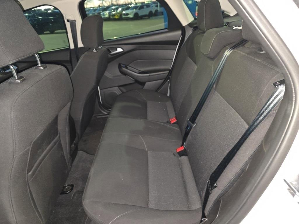 Used 2016 Ford Focus SE w/ Reverse Sensing Package image 22