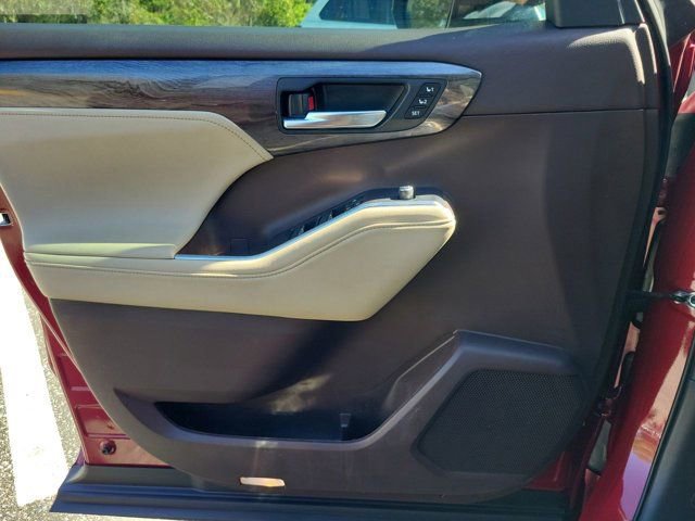 Used 2022 Toyota Highlander Platinum image 37