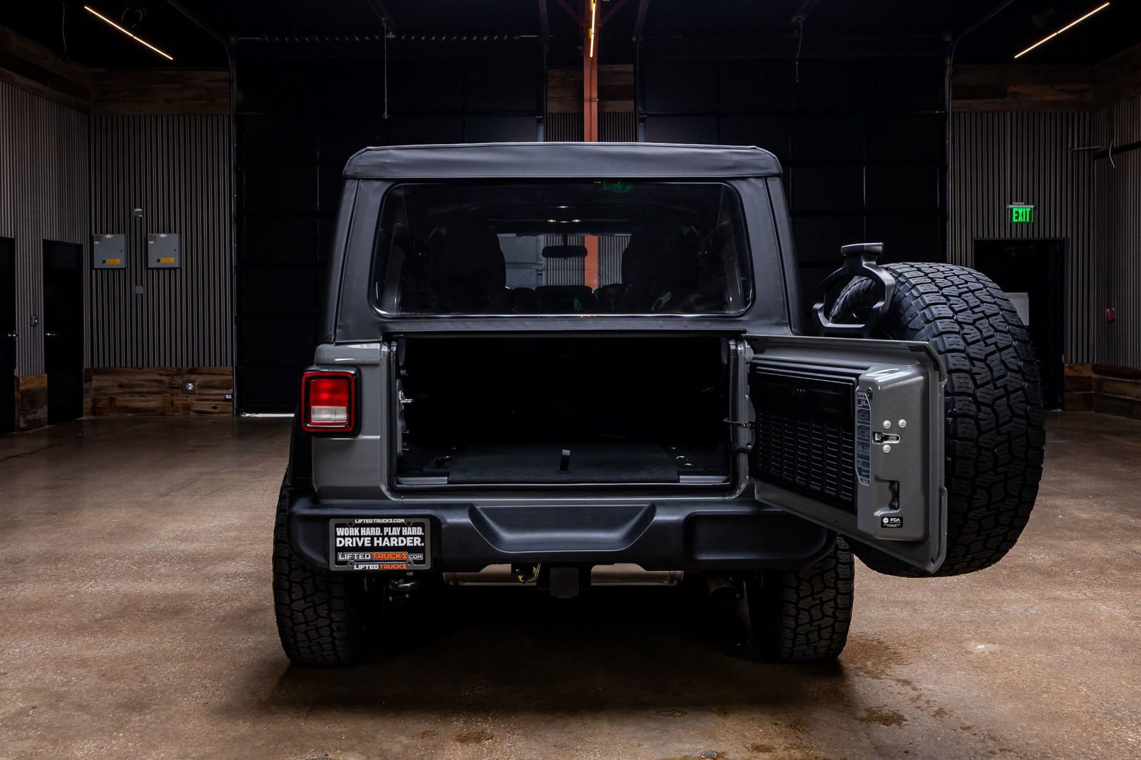 Used 2022 Jeep Wrangler Unlimited Sport AWD/4WD image 9