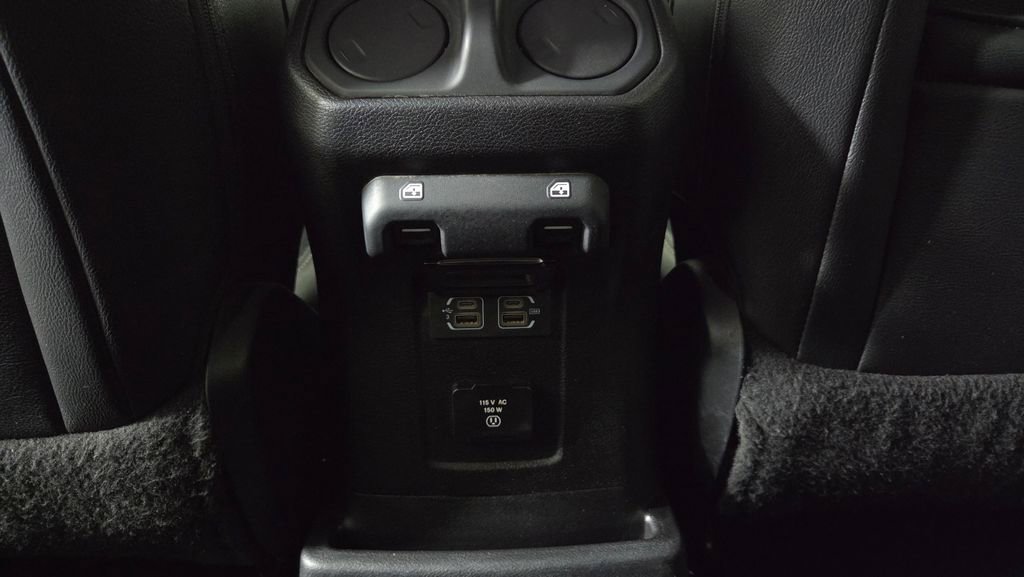 Used 2018 Jeep Wrangler Unlimited Sahara AWD/4WD image 32