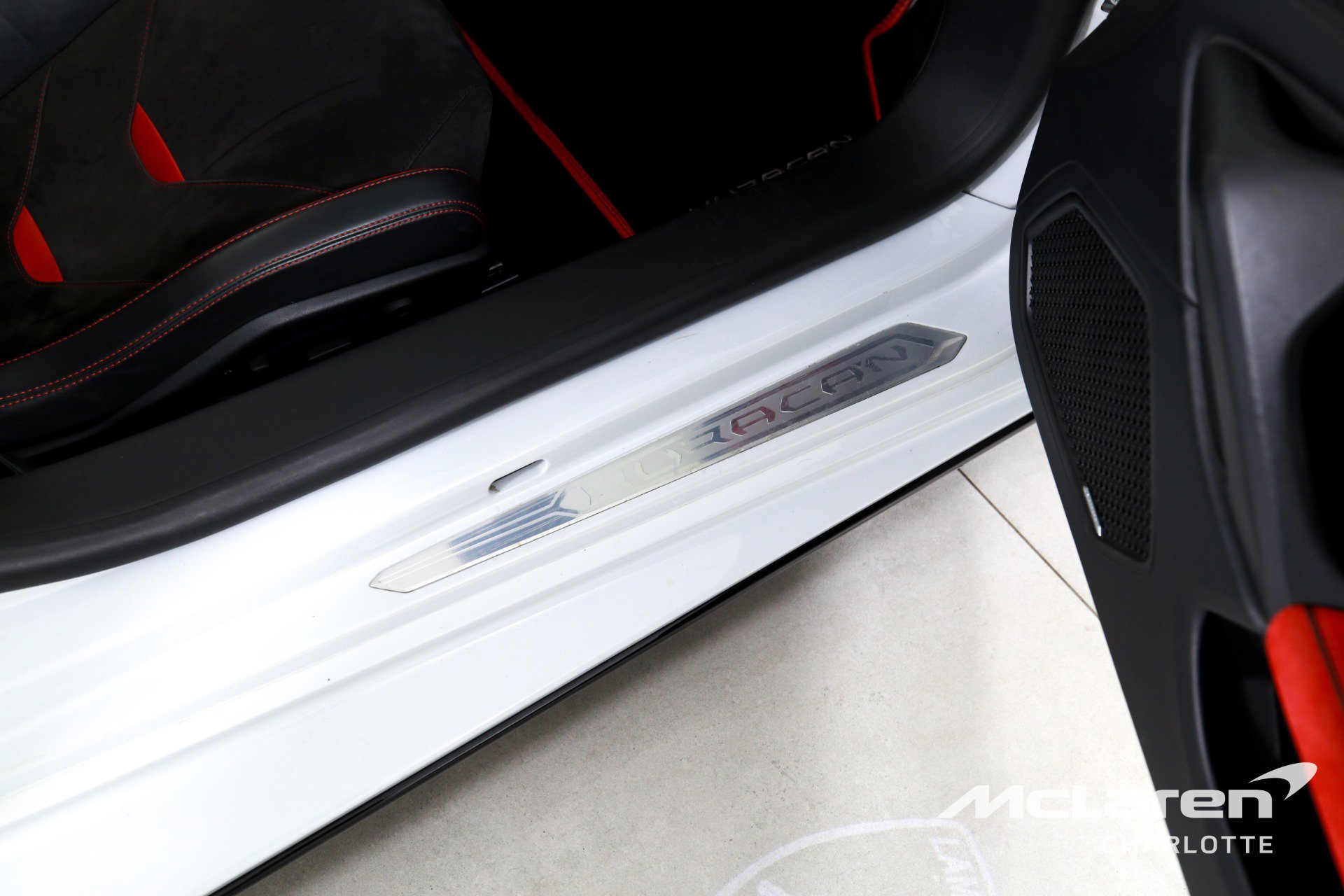 Used 2020 Lamborghini Huracan EVO image 22