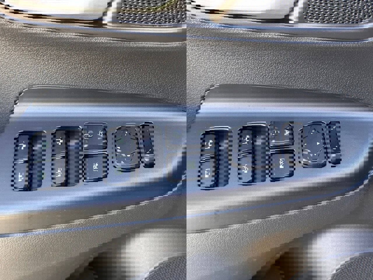 Used 2022 Hyundai Kona SEL w/ Convenience Package image 21