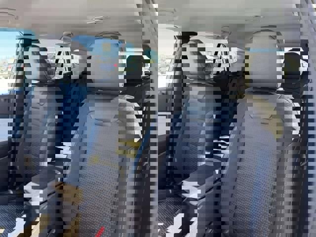 Used 2025 Chevrolet Trax LT FWD image 11