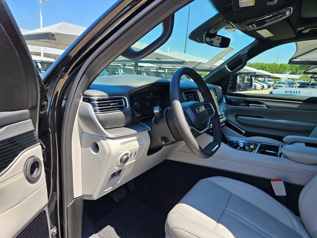 New 2026 Jeep Grand Wagoneer L Limited w/ Premium Group II AWD/4WD image 3