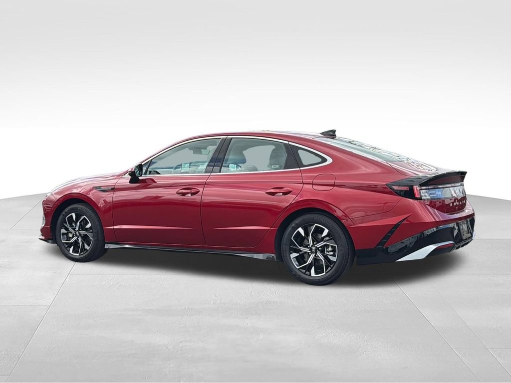 Used 2025 Hyundai Sonata SEL FWD image 5