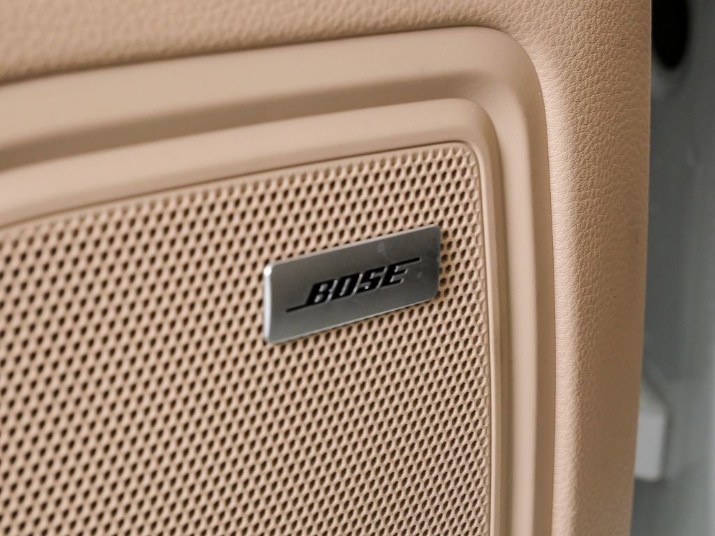 Certified 2022 Porsche Macan S AWD/4WD image 7