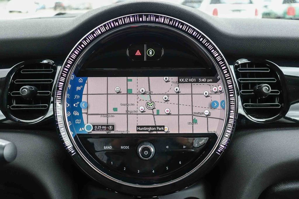 Used 2024 MINI Cooper 2-Door Hardtop FWD image 24