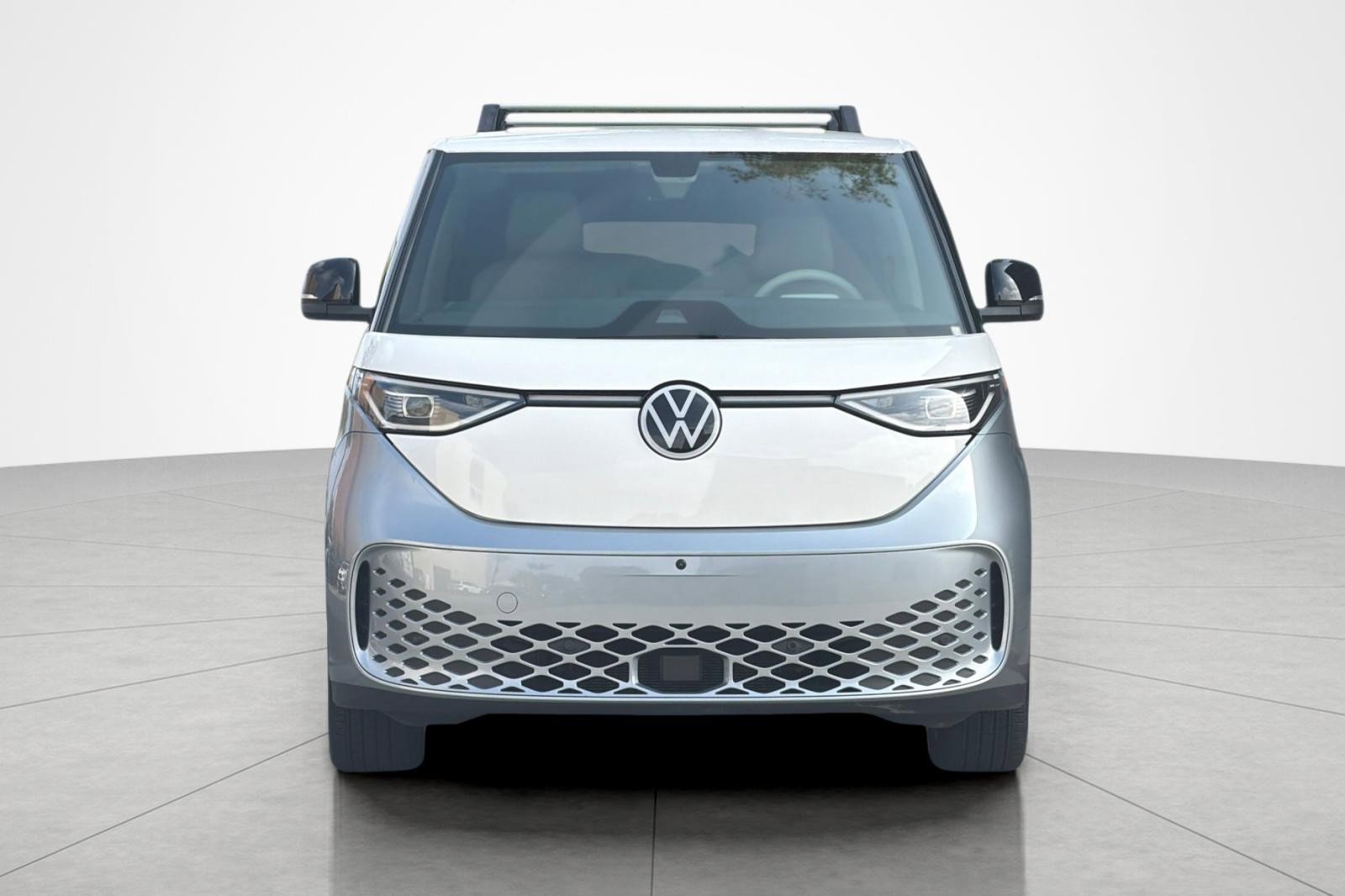 Used 2025 Volkswagen ID. Buzz 1st Edition RWD image 8