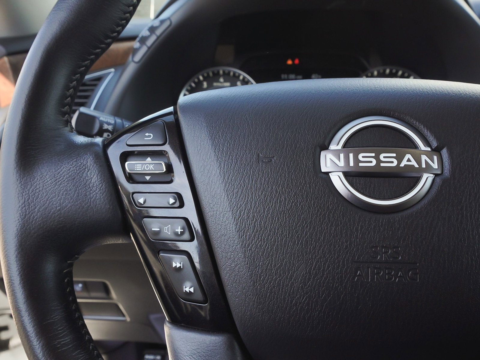 Used 2024 Nissan Armada SL w/ Cargo Package image 18