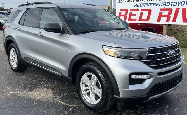 Used 2021 Ford Explorer XLT w/ Equipment Group 202A image 2
