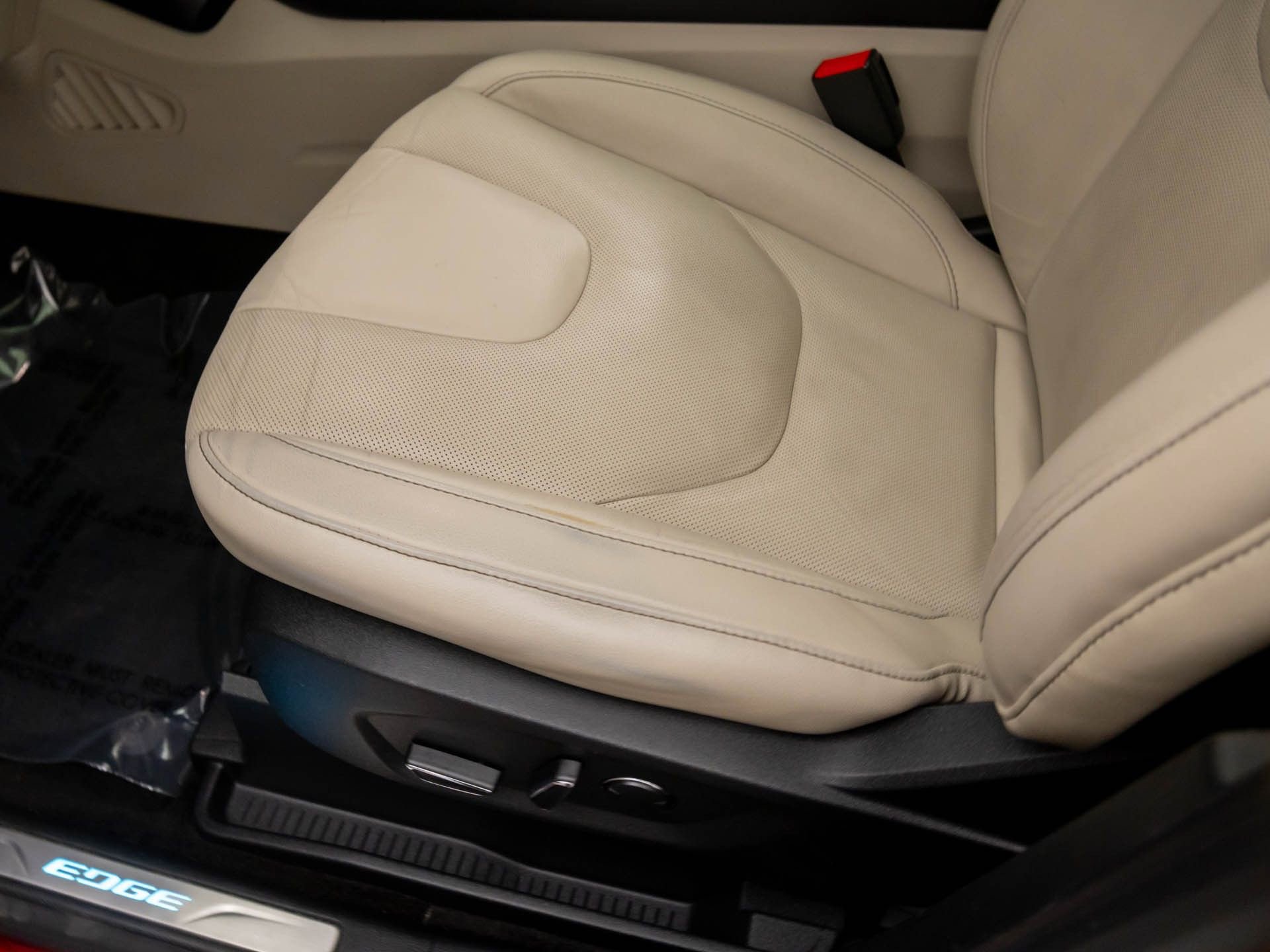 Used 2018 Ford Edge Titanium w/ Equipment Group 301A image 16