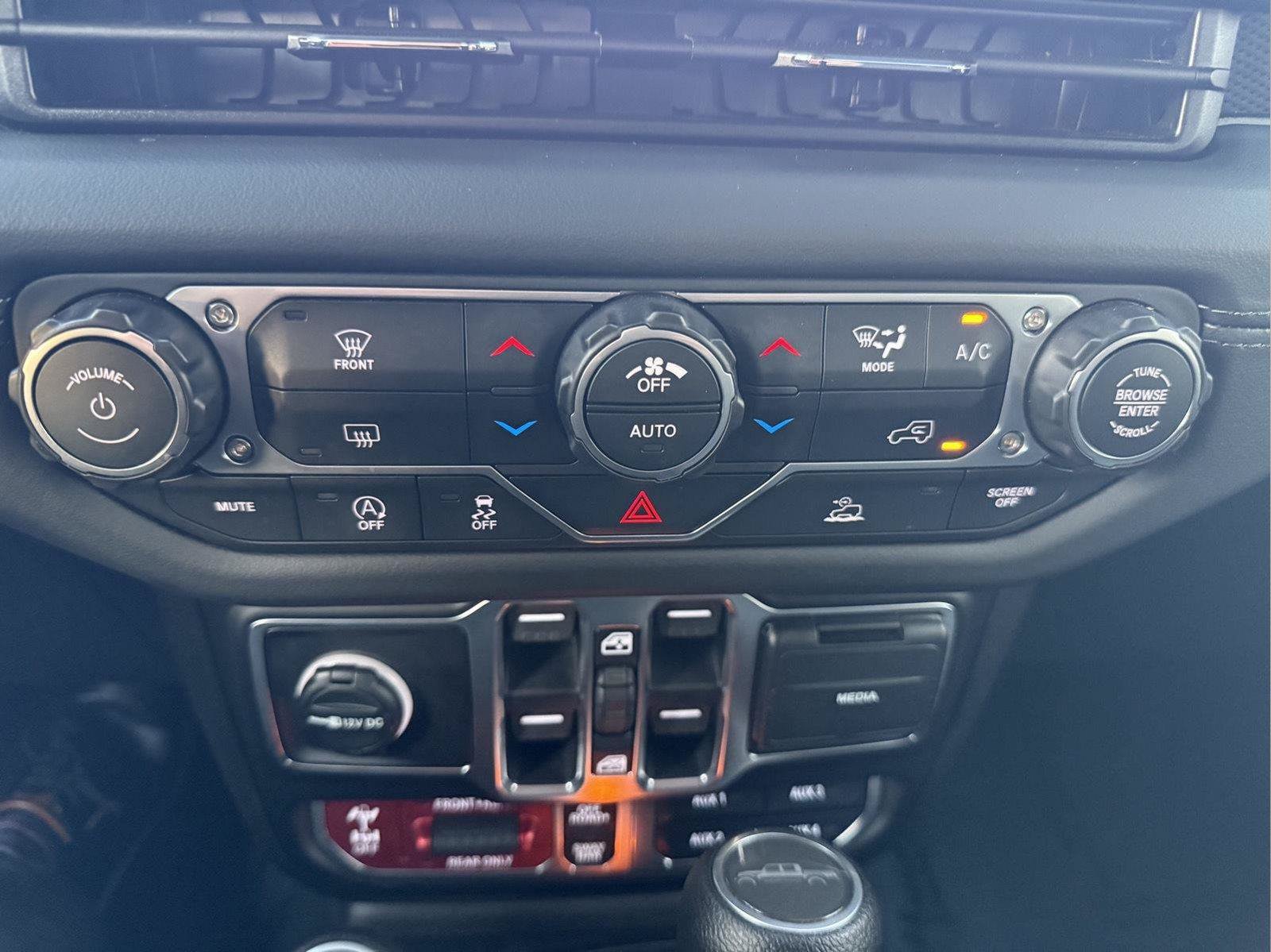 Used 2026 Jeep Gladiator Rubicon AWD/4WD image 17