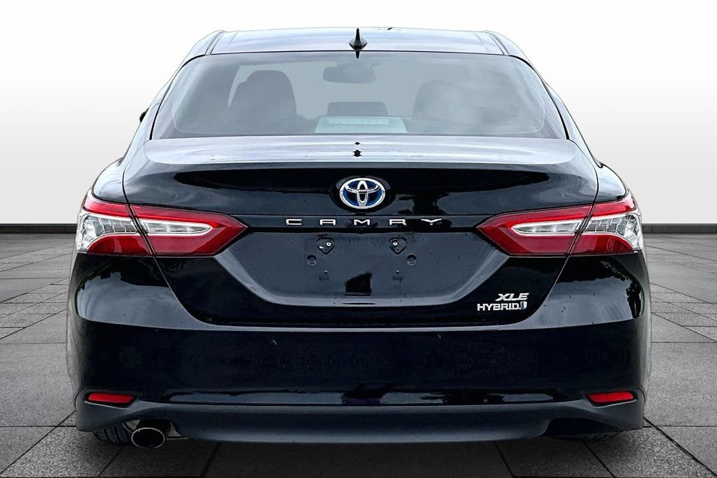 Used 2020 Toyota Camry XLE w/ Sunroof Package FWD image 4