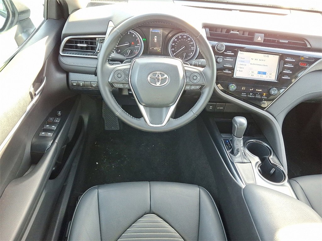 Used 2019 Toyota Camry SE image 2
