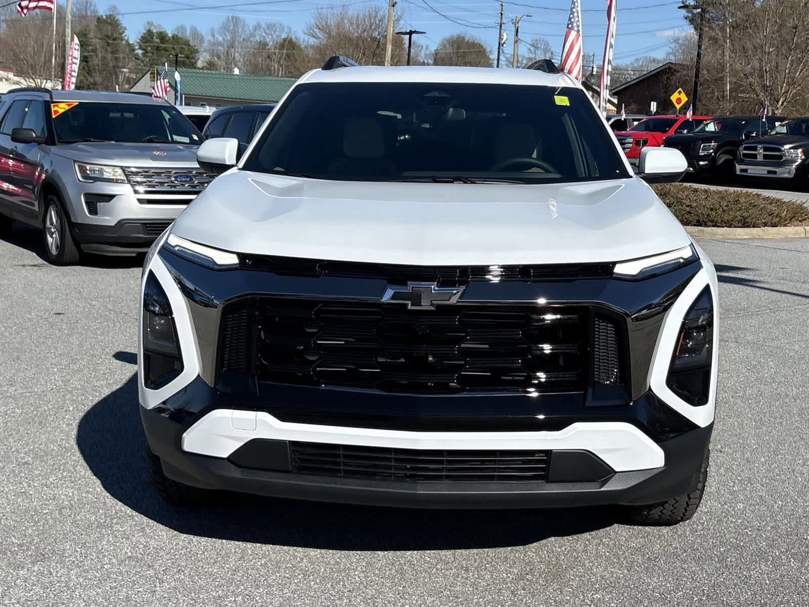 New 2026 Chevrolet Equinox ACTIV w/ Convenience Package III AWD/4WD image 3