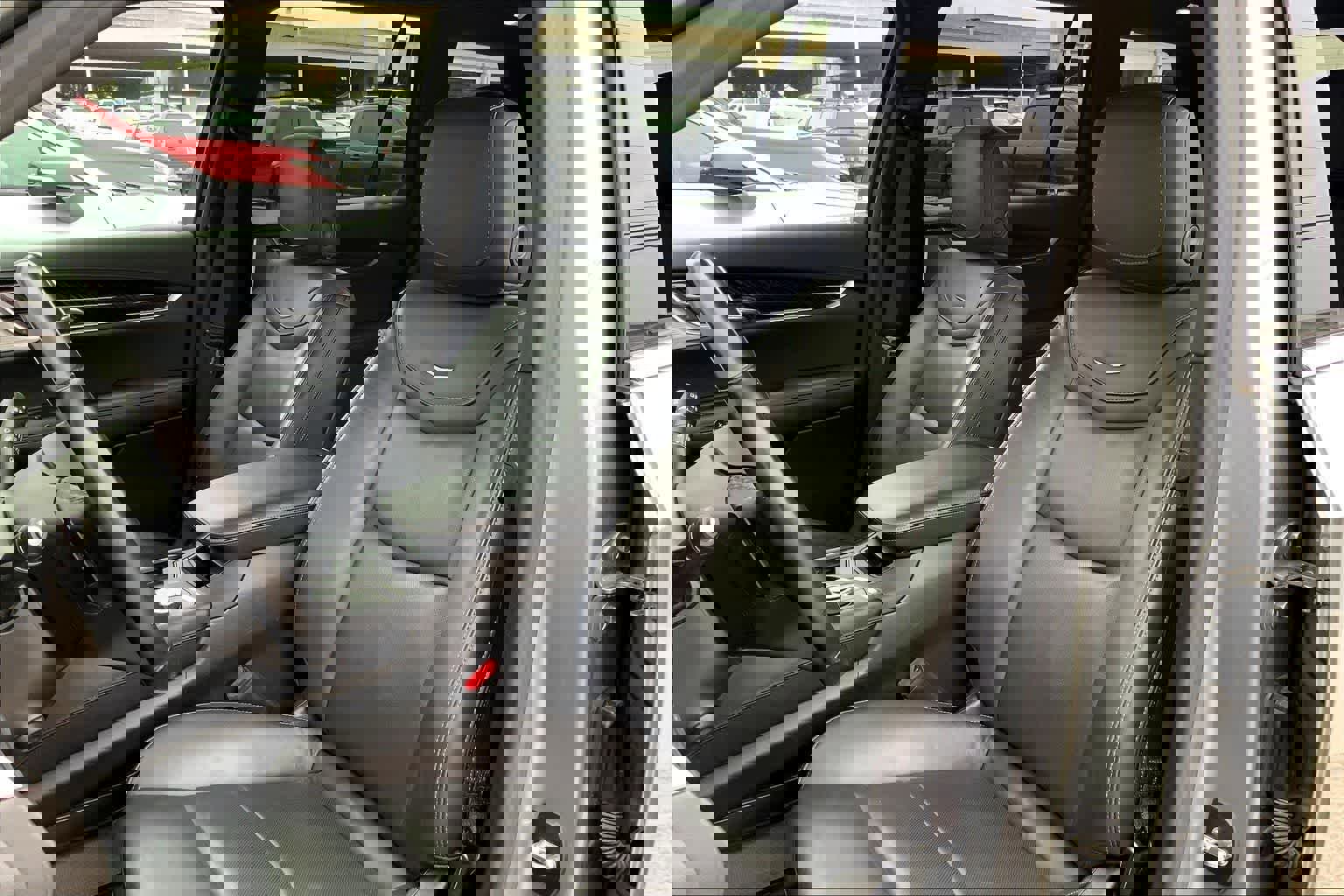 Used 2024 Cadillac XT6 Premium Luxury image 12