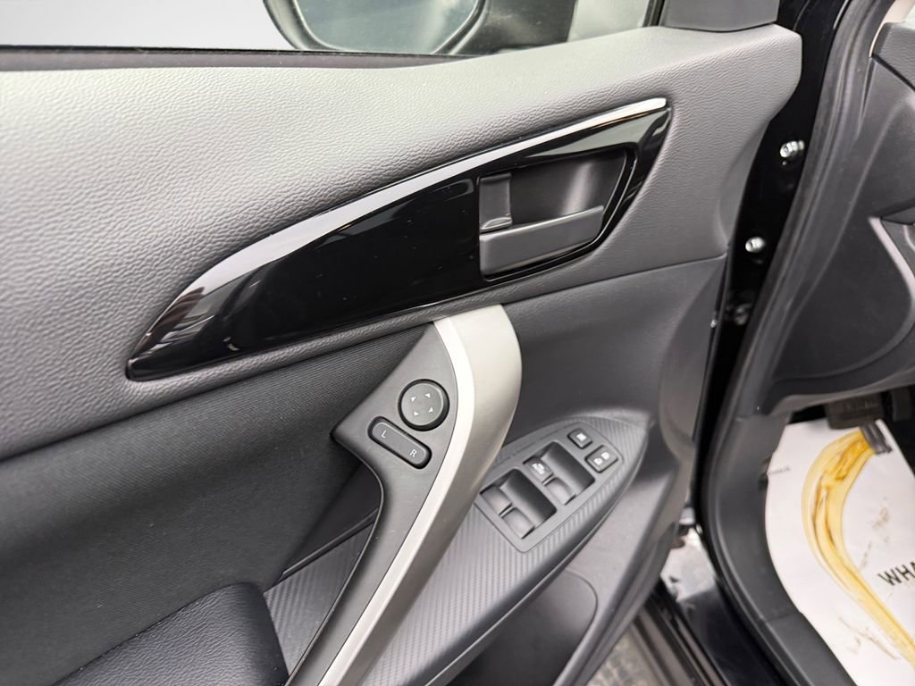 Used 2025 Mitsubishi Eclipse Cross ES image 14