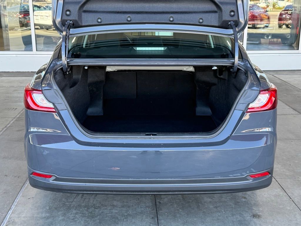 Used 2025 Toyota Camry LE image 15