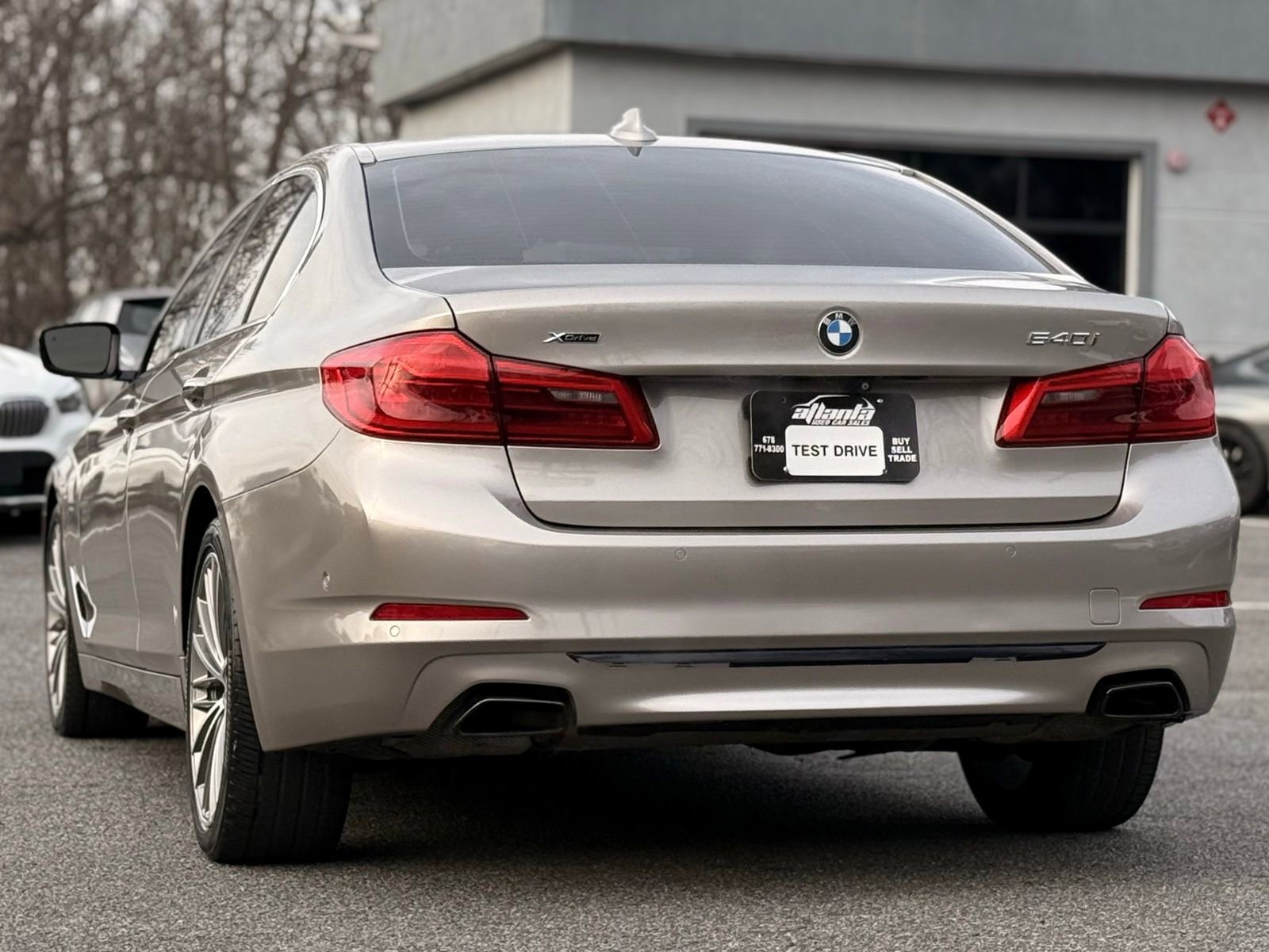 Used 2017 BMW 540i xDrive image 3