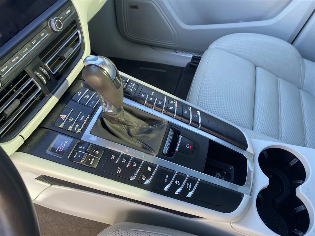 Used 2020 Porsche Macan S image 22