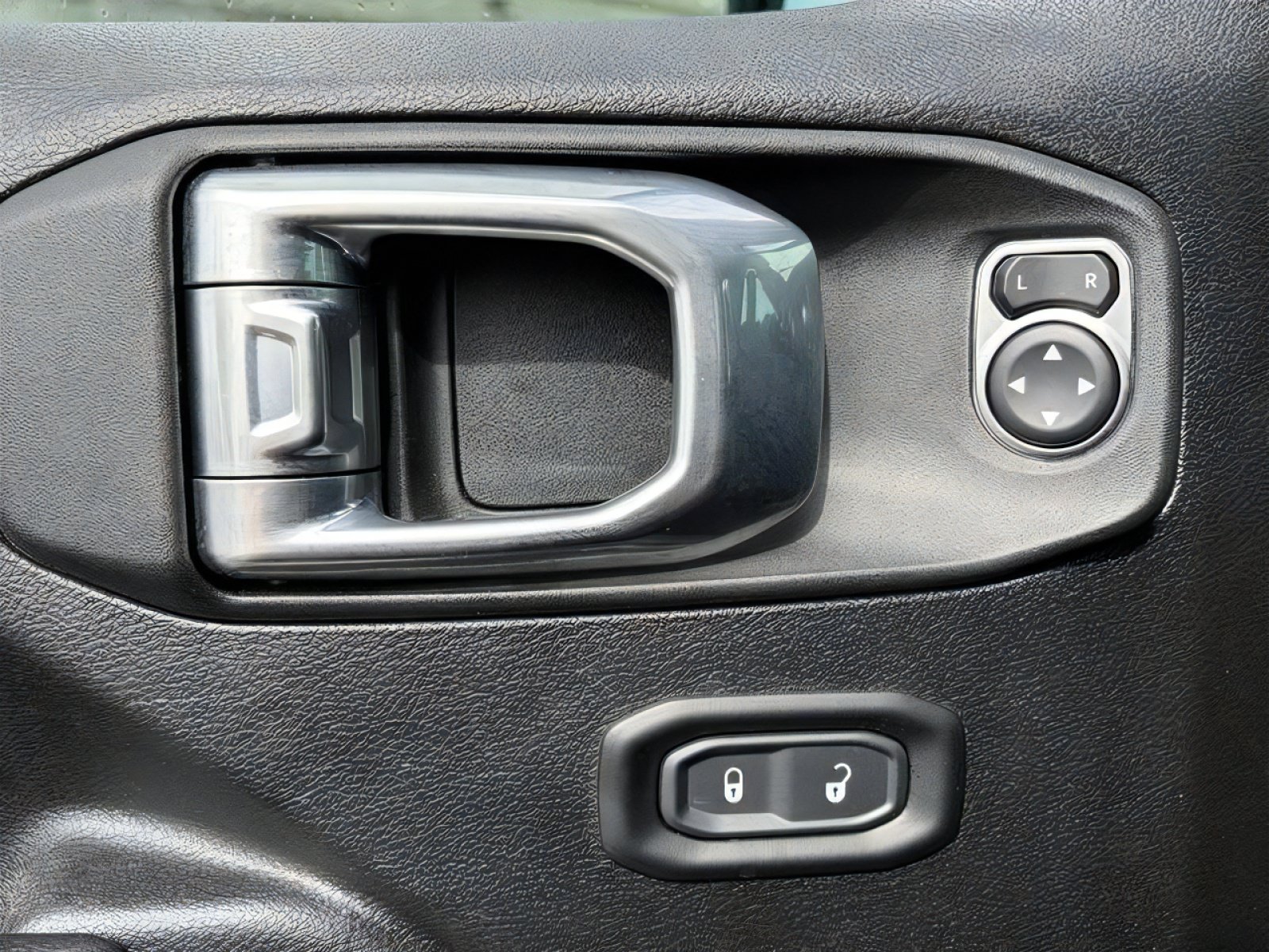Used 2022 Jeep Gladiator Sport AWD/4WD image 17