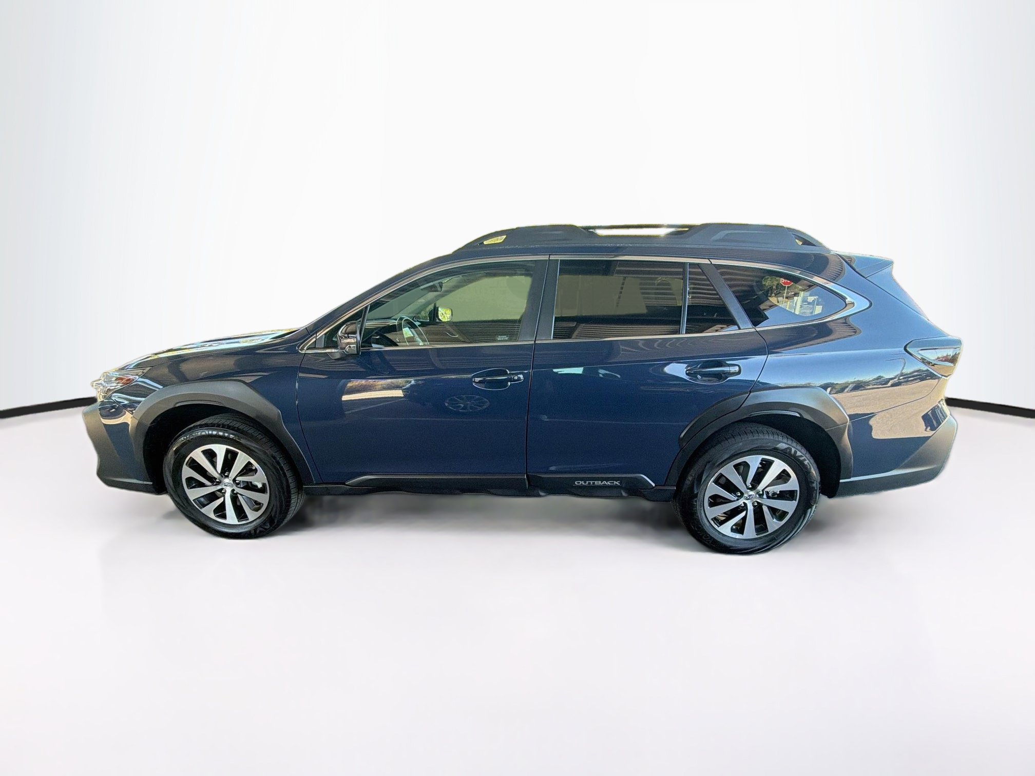 Used 2025 Subaru Outback Premium w/ Popular Package #1A AWD/4WD image 4
