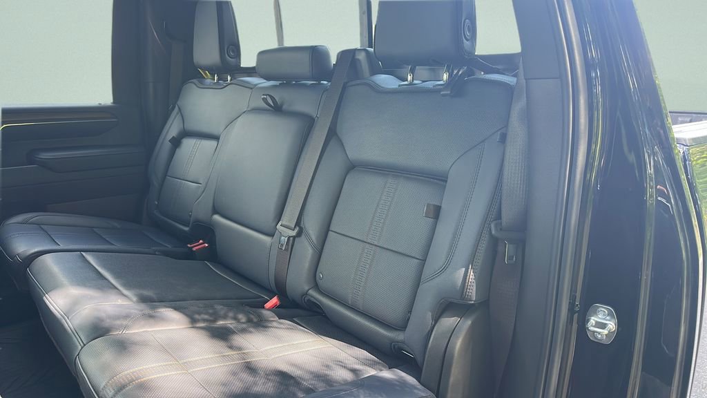 Used 2024 Chevrolet Silverado 2500 High Country w/ High Country Premium Package AWD/4WD image 30