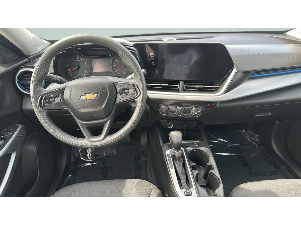 Used 2025 Chevrolet Trax LS FWD image 9