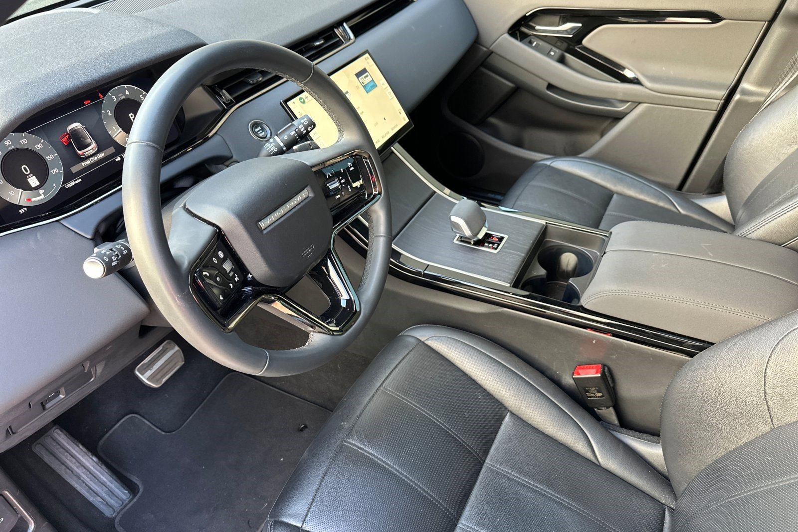 Certified 2024 Land Rover Range Rover Evoque Dynamic SE image 5