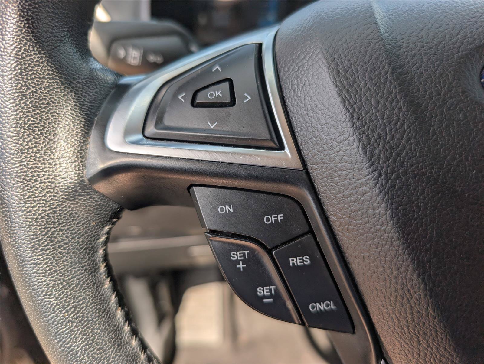 Used 2024 Ford Edge SEL AWD/4WD image 20