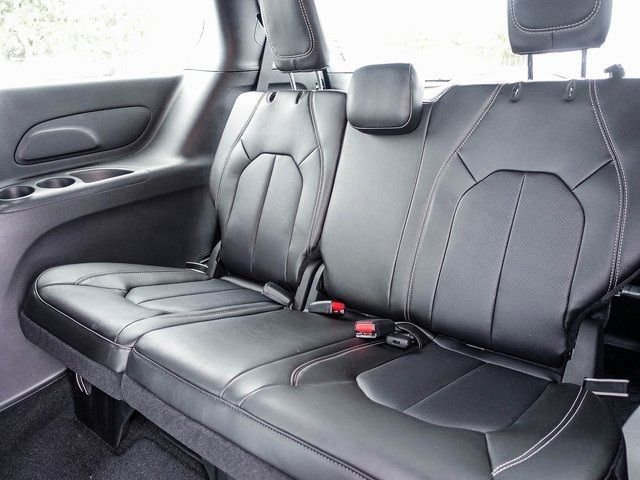 New 2026 Chrysler Pacifica Select w/ S Appearance Package FWD image 15
