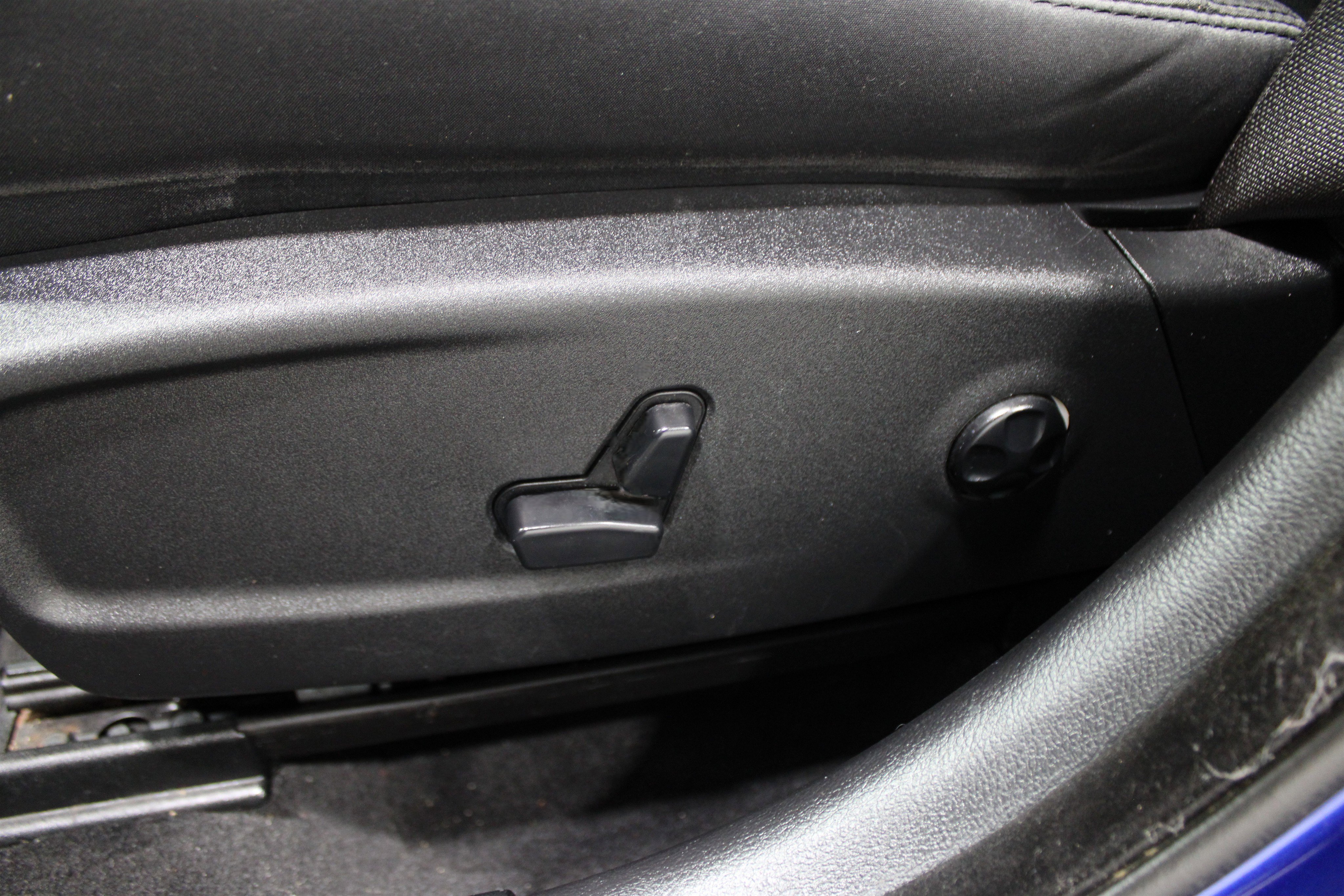 Used 2018 Chrysler 300 Touring w/ Sport Appearance Package image 4