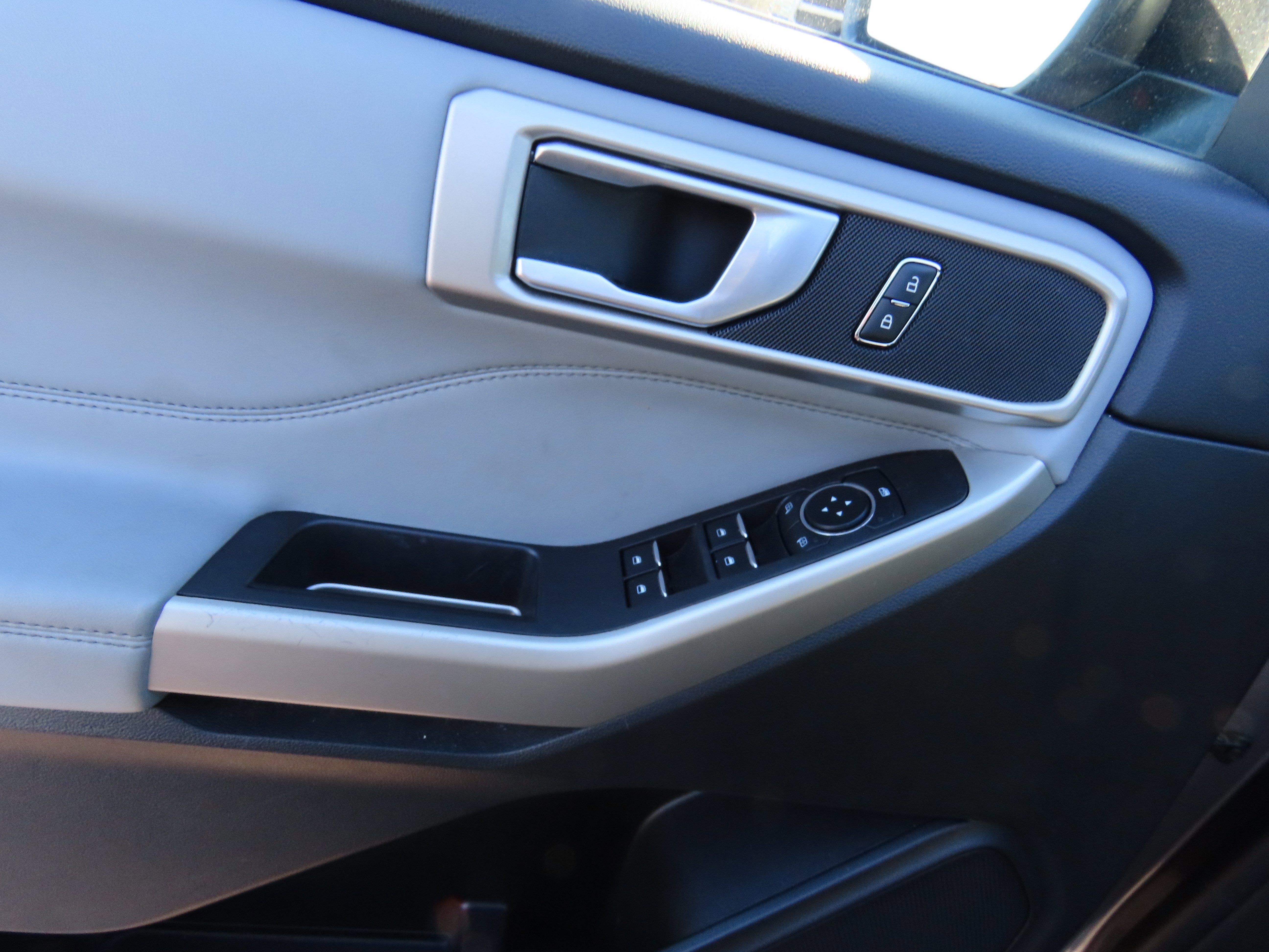 Used 2023 Ford Explorer XLT w/ Equipment Group 202A image 24