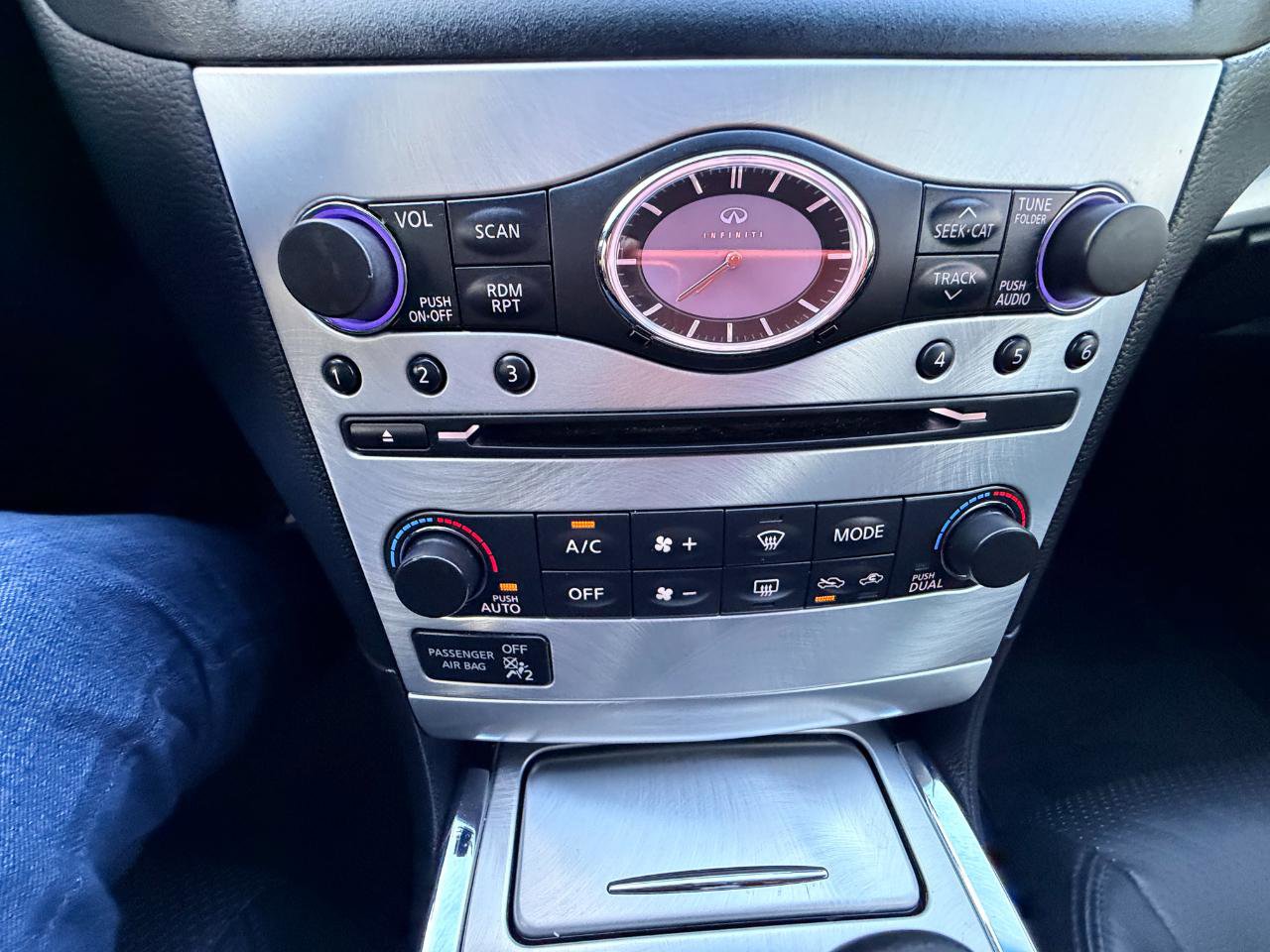 Used 2014 INFINITI Q60 Journey RWD image 18