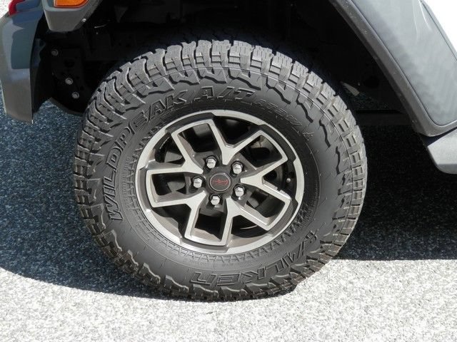 Used 2024 Jeep Gladiator Rubicon w/ Technology Group AWD/4WD image 13