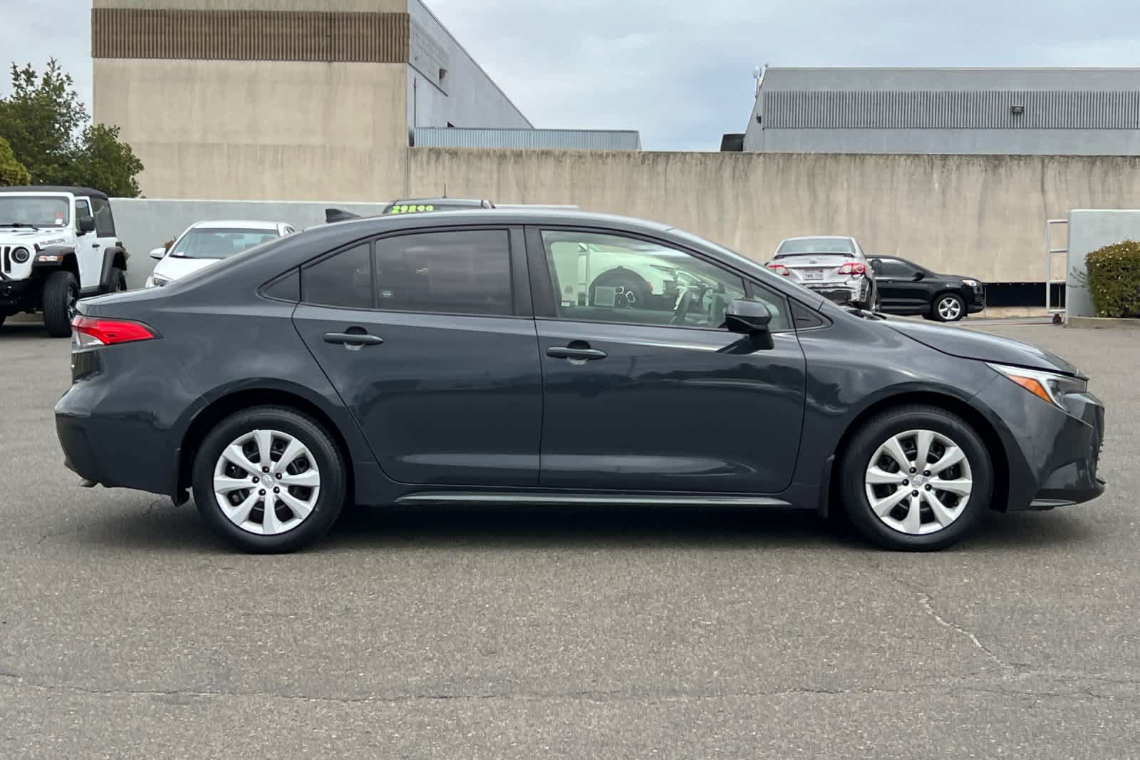 Used 2023 Toyota Corolla LE w/ Carpet Mat Package (TMS) FWD image 6