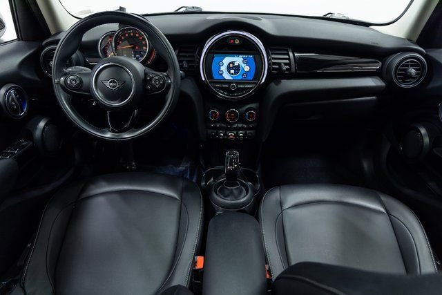 Used 2021 MINI Cooper 4-Door Hardtop image 22