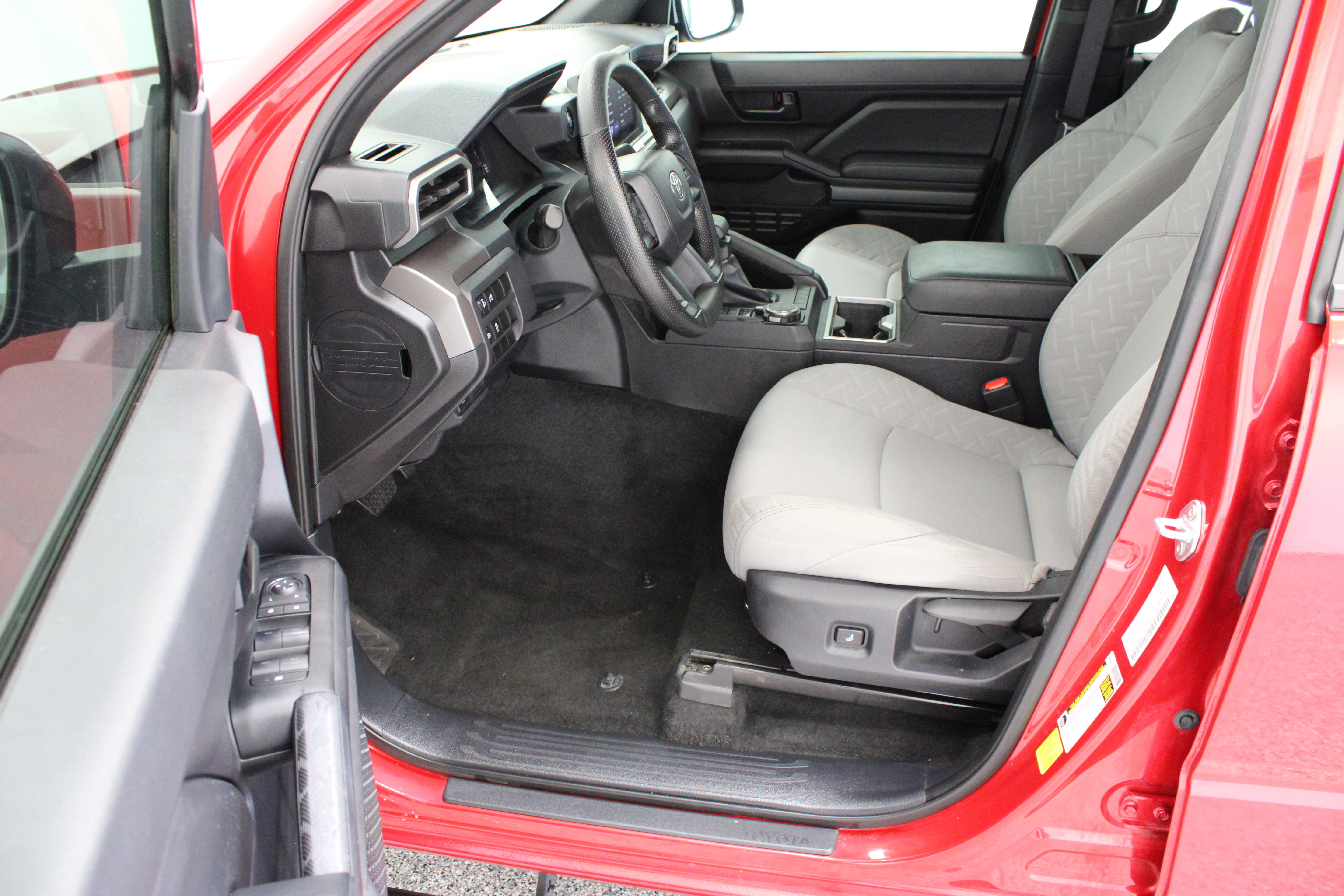 Used 2024 Toyota Tacoma SR5 AWD/4WD image 14