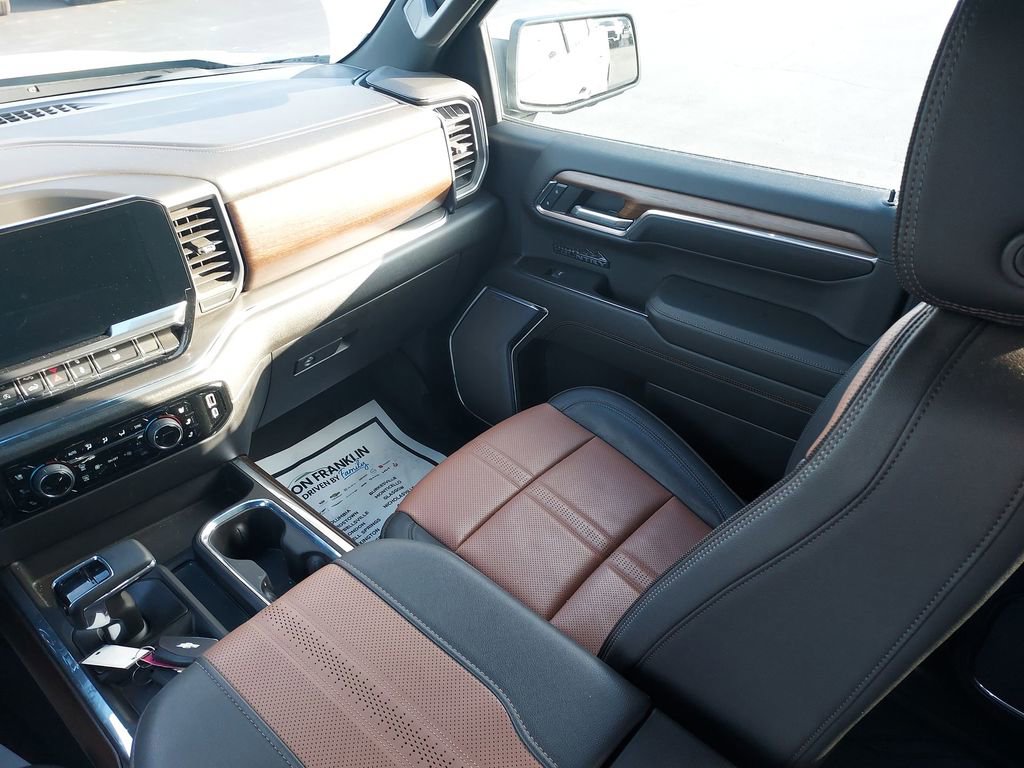 Used 2024 Chevrolet Silverado 1500 High Country w/ High Country Premium Package image 11