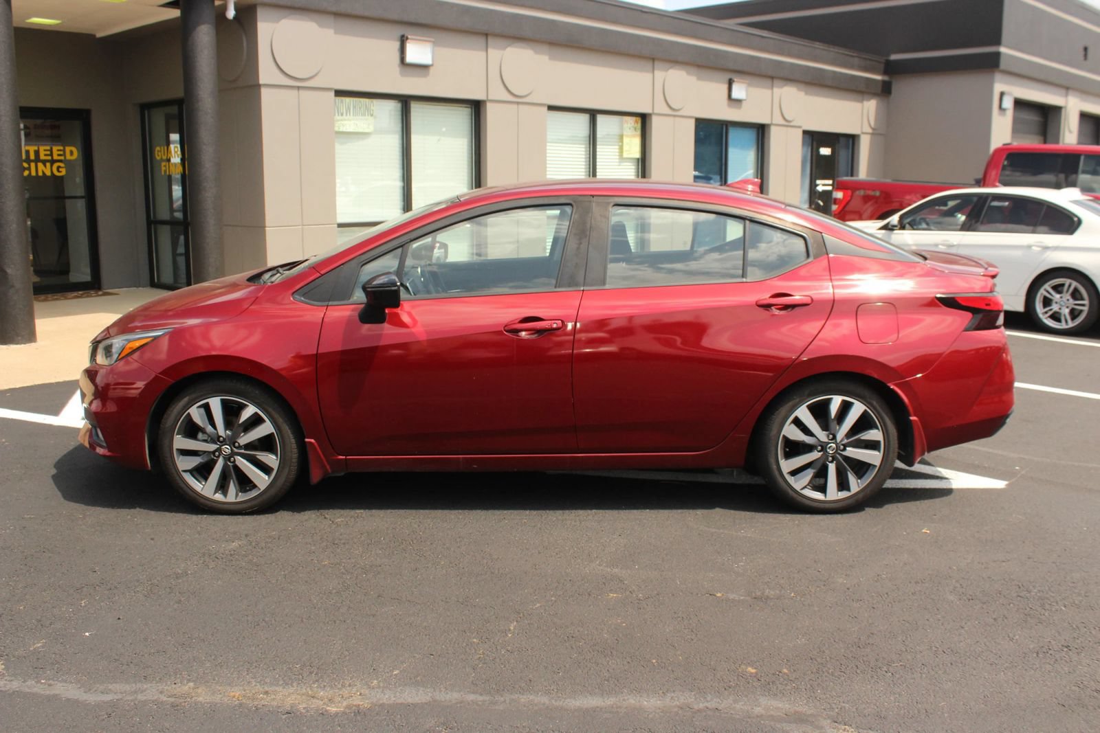 Used 2020 Nissan Versa SR FWD image 5