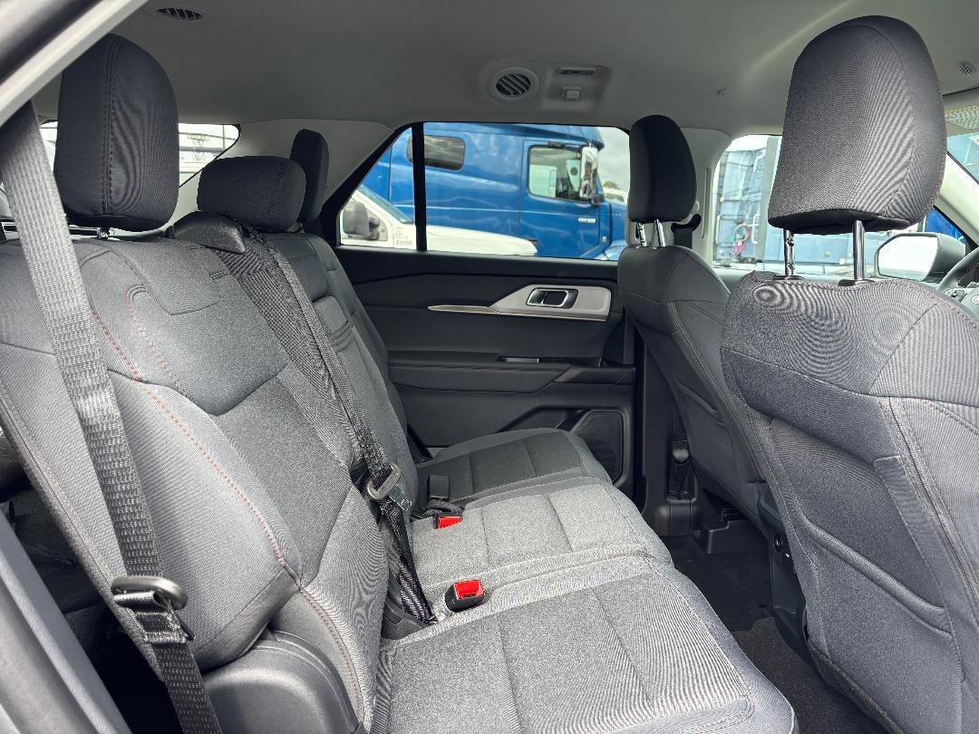 New 2025 Ford Explorer Active image 21