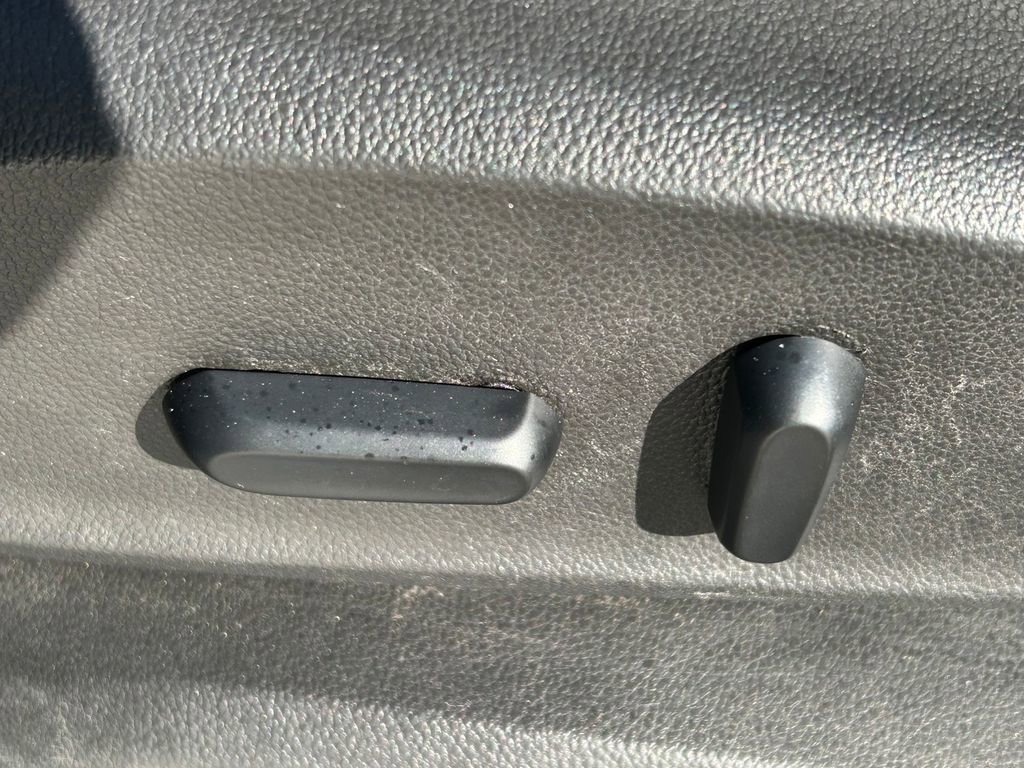 Used 2019 Buick Envision Essence image 27