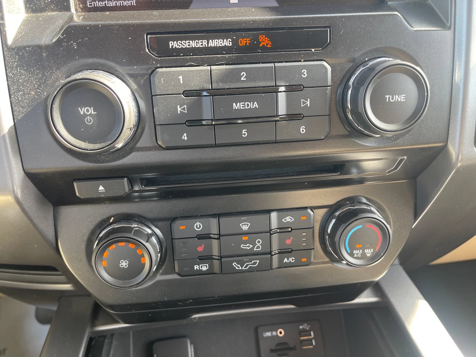 Used 2015 Ford F150 XLT w/ Equipment Group 302A Luxury RWD image 32
