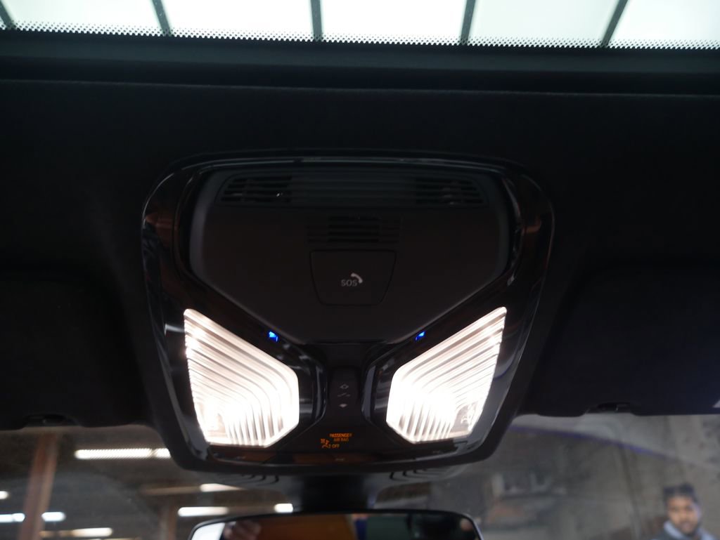 Used 2020 BMW M5 w/ Executive Package image 27