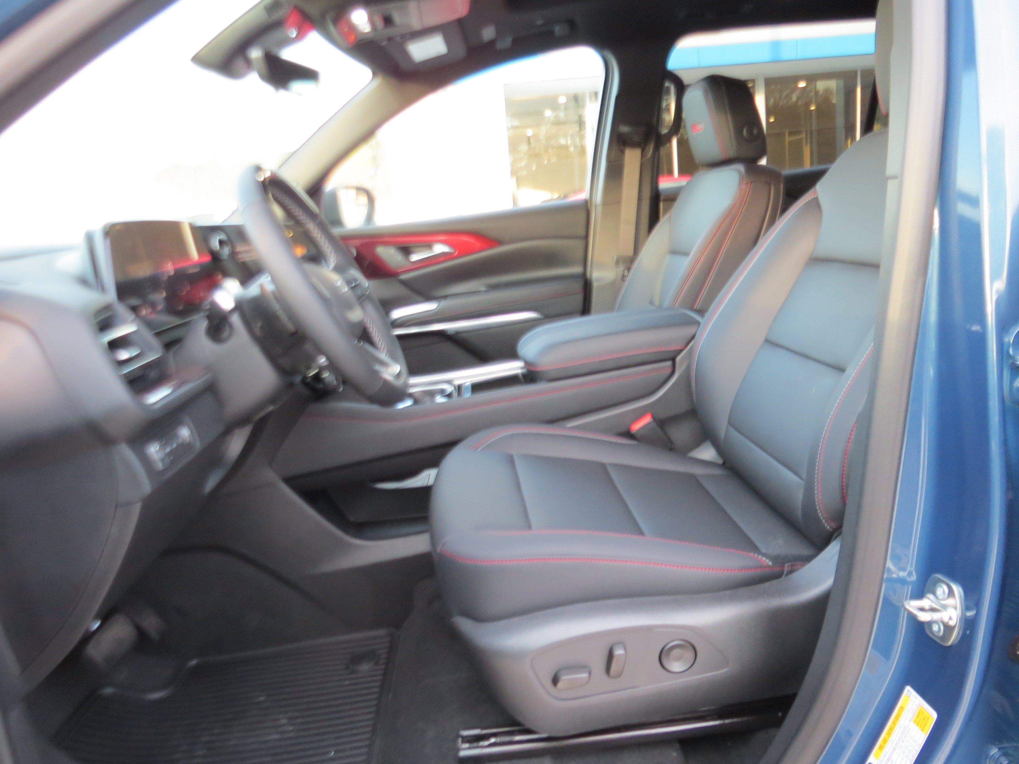 New 2026 Chevrolet Traverse Z71 AWD/4WD image 15